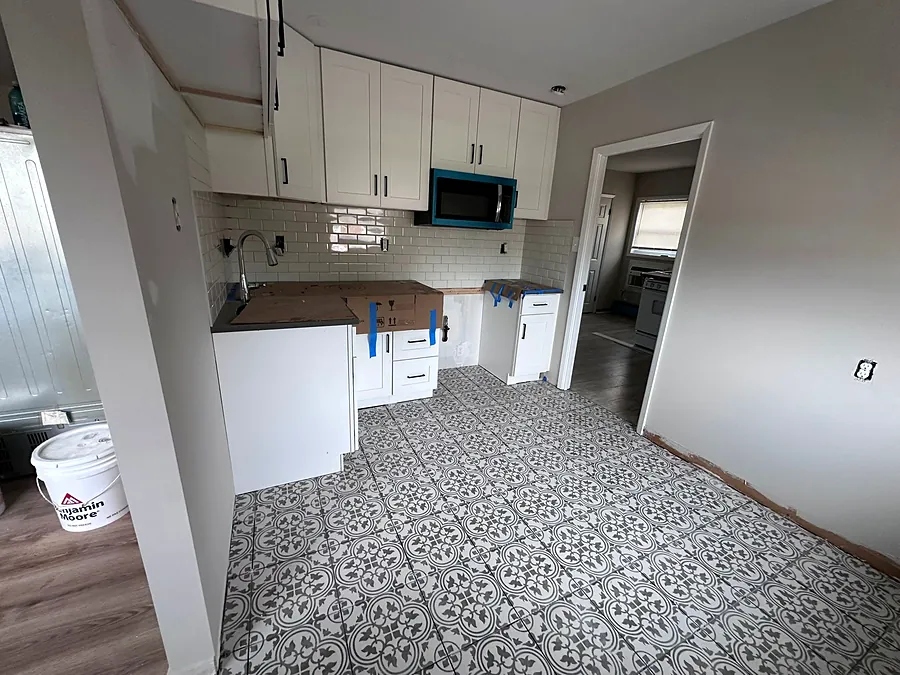 Patterned floor tile, new kitchen